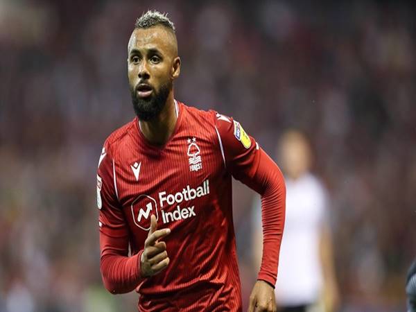 Cựu thần đồng John Bostock nhập đội bóng hạng 5 Anh