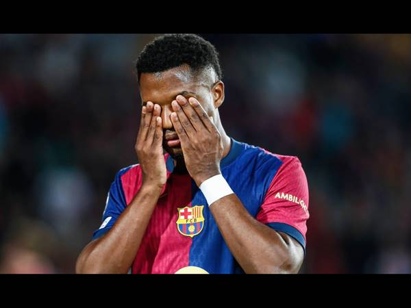 Tin Barca 10/2: Ansu Fati tiếp tục bị HLV Hansi Flick ngó lơ