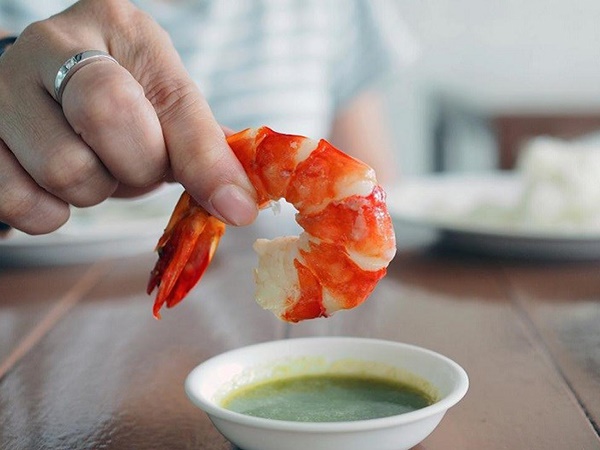 Nằm mơ thấy ăn tôm gửi gắm thông điệp gì?