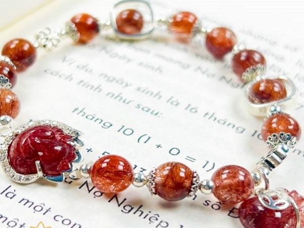 Ý nghĩa thạch anh tóc đỏ trong phong thủy